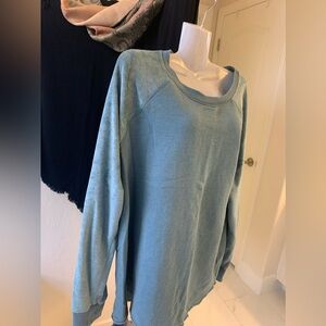 American Eagle Womens Sz Medium Crew Neck Boxy Sweatshirt Raw Hem